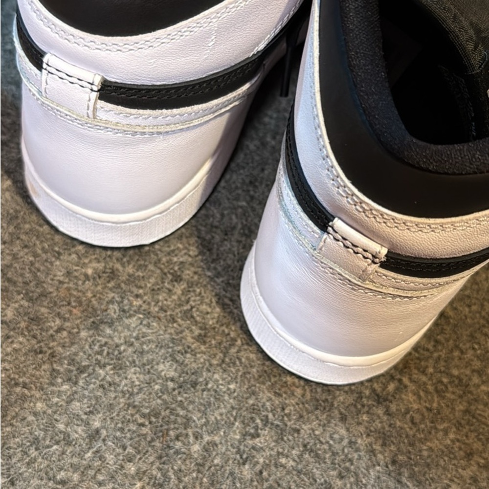 Nike Black and White Sneakers - Picture 5 of 7